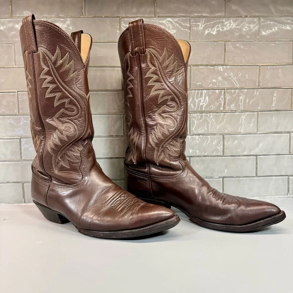 Nocona Men’s Brown Leather Cowboy Boots size 9 D Needle Toe Made in the USA
